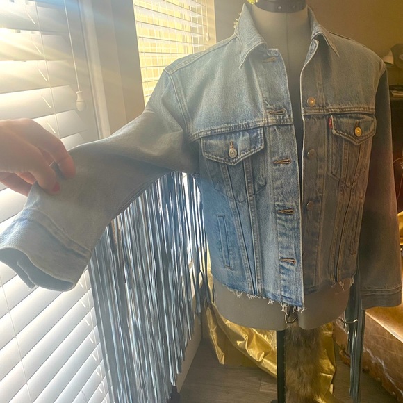 LEVI’S HELLA FRINGE Ex-boyfriend Trucker Jacket Denim Jean Blue